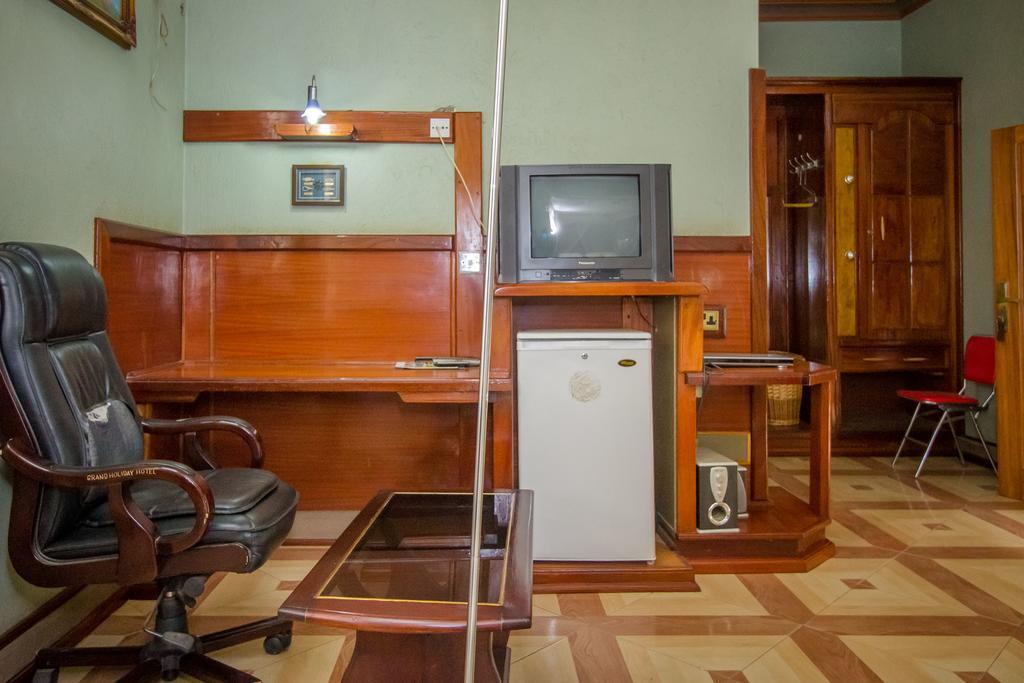 Grand Holiday International Hotel Mbarara Dış mekan fotoğraf